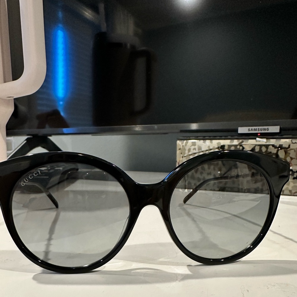 ROUND GUCCI SUNGLASSES- BRAND NEW